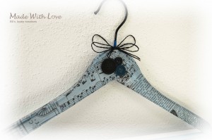 Decoupage Coat Hanger Flowers & Bows 15